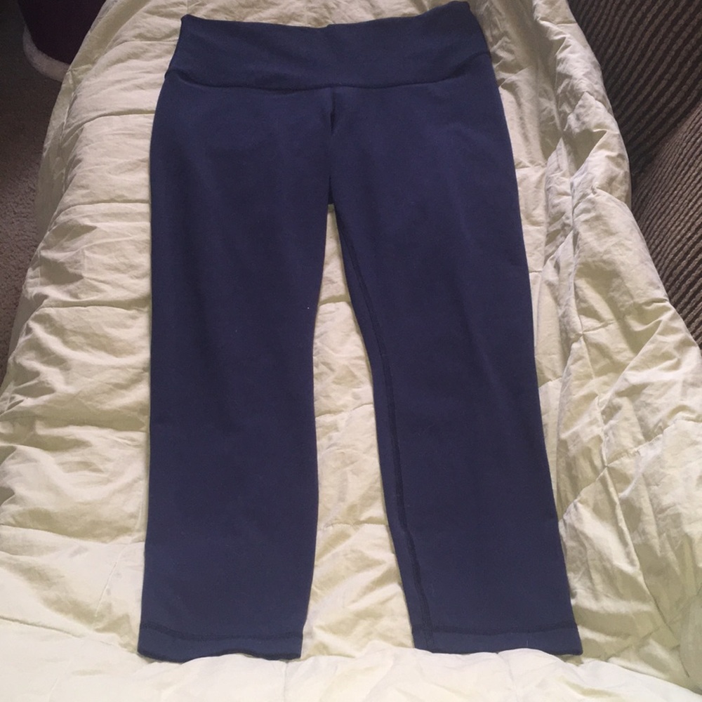 Open to reasonable offers! Lulu navy sz 10 hi rise
